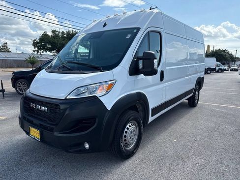 Used 2026 RAM ProMaster 2500 w/ Safety Group FWD image 3