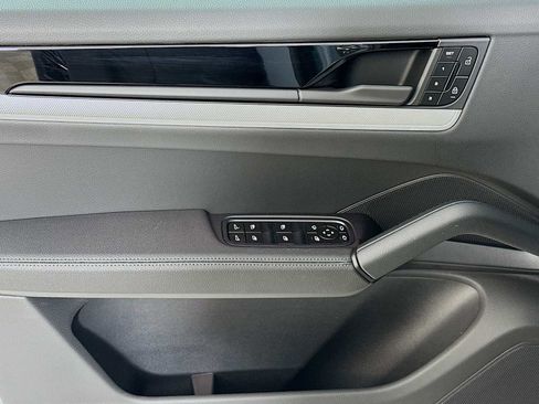 New 2026 Porsche Cayenne Coupe AWD/4WD image 11