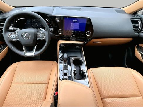 Used 2024 Lexus NX 250 FWD w/ Towing Package (2000 Lbs) image 16