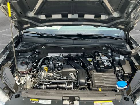 Used 2024 Volkswagen Taos SE FWD image 18