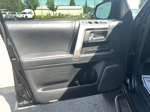 Used 2021 Toyota 4Runner SR5 Premium AWD/4WD image 19