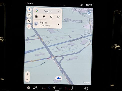 Used 2023 Volvo XC40 B5 Plus image 15