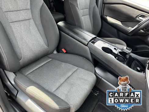Used 2024 Nissan Rogue SV FWD image 12