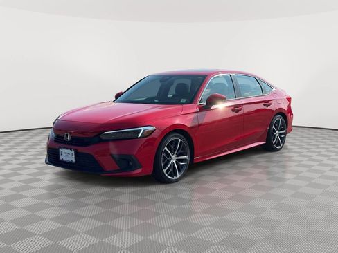 Used 2023 Honda Civic Touring image 3
