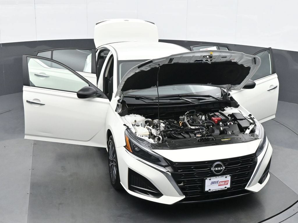Used 2025 Nissan Altima 2.5 SV AWD/4WD image 34