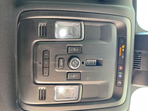 Used 2024 Chevrolet Tahoe High Country AWD/4WD image 36