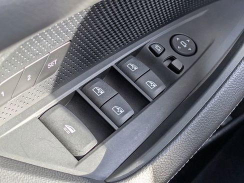 Used 2026 BMW M440i Convertible RWD image 24