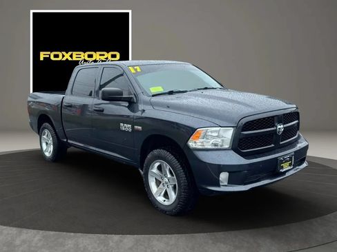 Used 2017 RAM 1500 Express AWD/4WD image 3