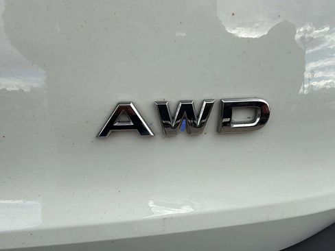 Used 2023 Nissan Rogue S AWD/4WD image 18