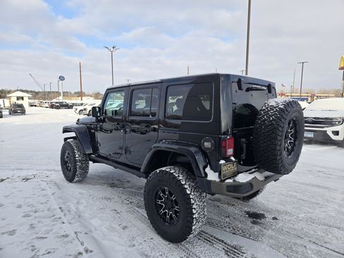 Used 2017 Jeep Wrangler 75th Anniversary image 18