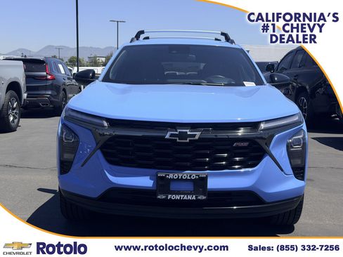 Used 2024 Chevrolet Trax RS FWD image 2