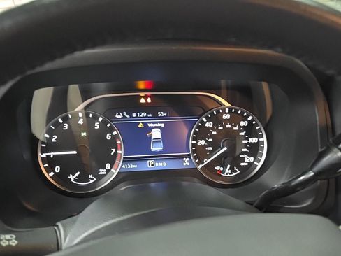 Used 2023 Nissan Titan SV w/ SV Convenience Package image 11