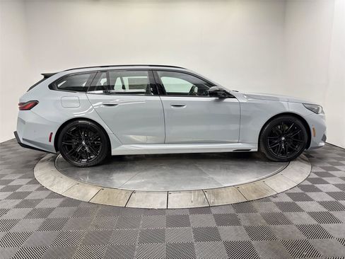 New 2027 BMW M5 Touring AWD/4WD image 17