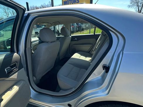 Used 2011 Ford Fusion S image 19