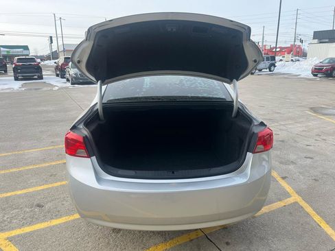 Used 2018 Chevrolet Impala LT image 11