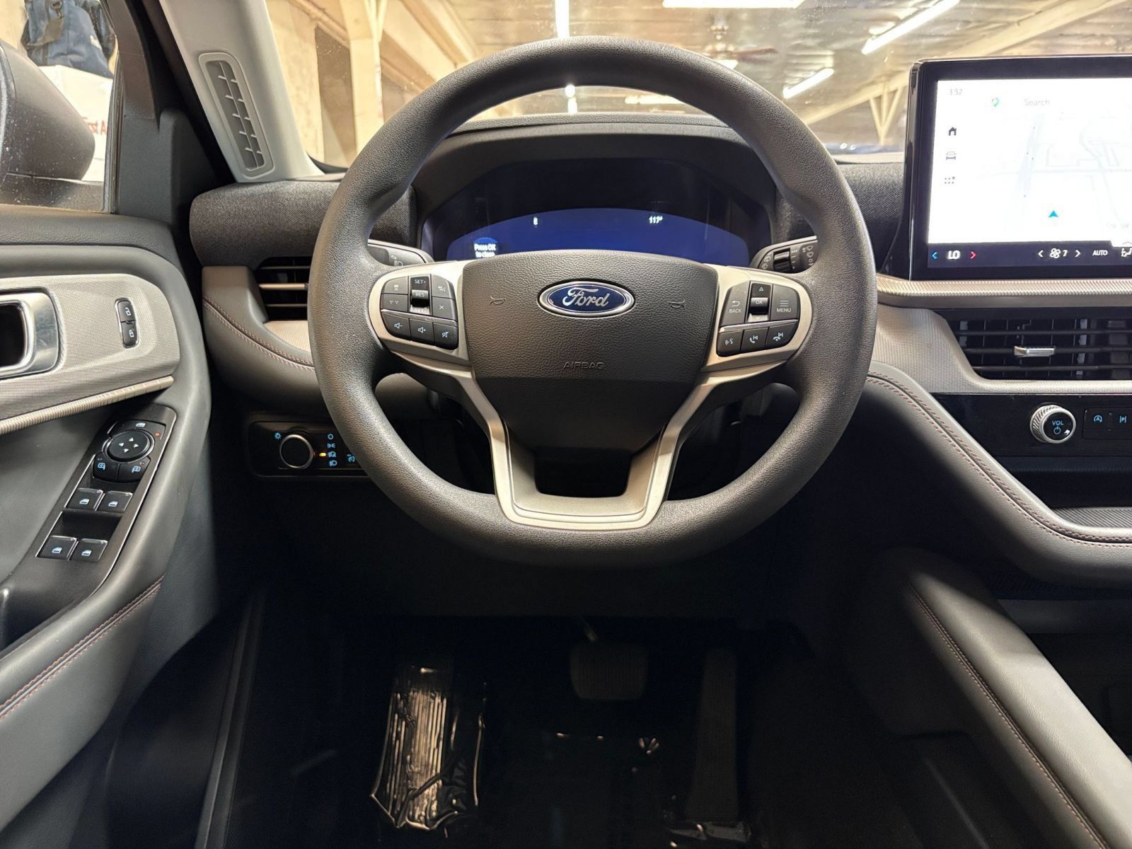 Used 2026 Ford Explorer Active AWD/4WD image 36