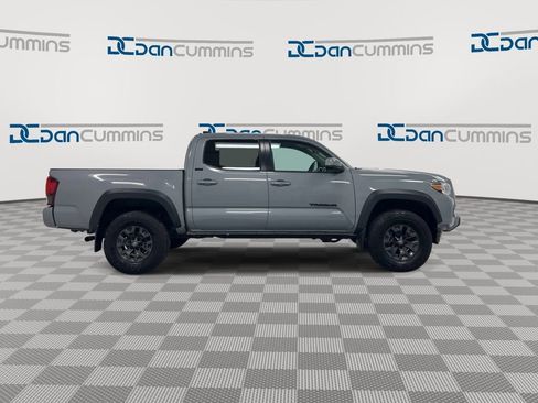 Used 2021 Toyota Tacoma SR5 w/ Trail Edition image 9
