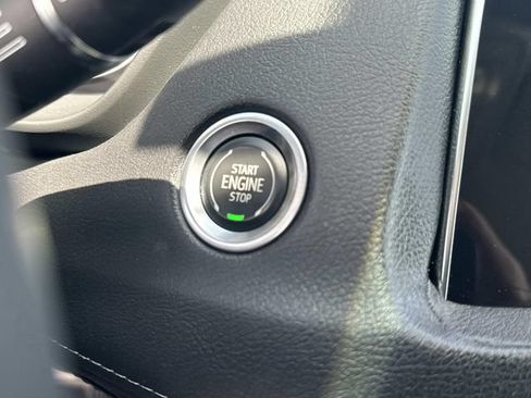 Certified 2022 Cadillac XT4 Luxury w/ Cold Weather Package FWD image 24