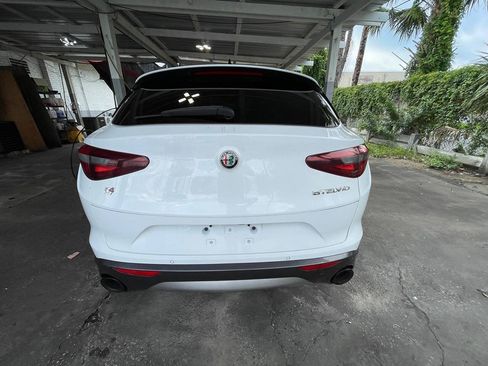 Used 2022 Alfa Romeo Stelvio Ti AWD/4WD image 4