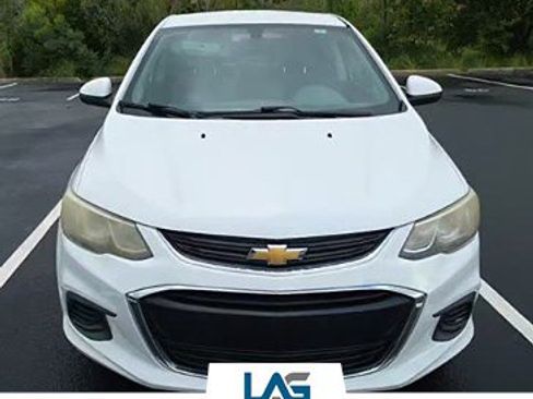 Used 2017 Chevrolet Sonic LT FWD image 1