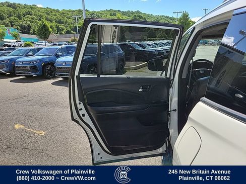 Used 2018 Honda Pilot Touring image 47