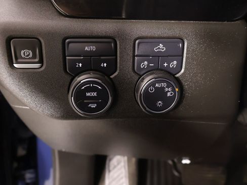 Used 2023 Chevrolet Silverado 1500 LT image 8