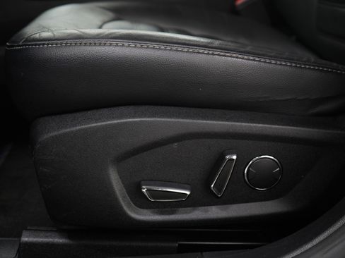 Used 2017 Ford Fusion SE w/ Fusion SE Technology Package image 19