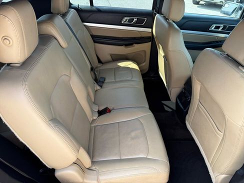 Used 2016 Ford Explorer XLT w/ Equipment Group 202A image 17