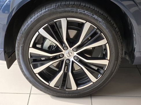 Used 2024 Volvo XC60 B5 Plus AWD/4WD image 9