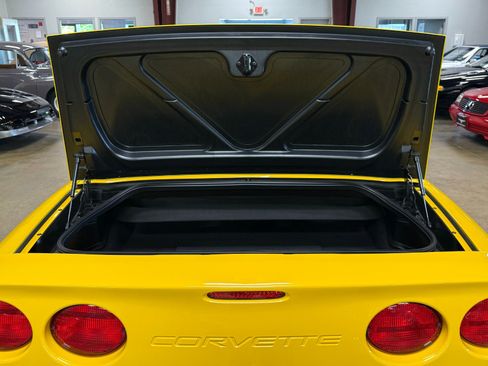 Used 2002 Chevrolet Corvette w/ Preferred Equipment Group2 image 46