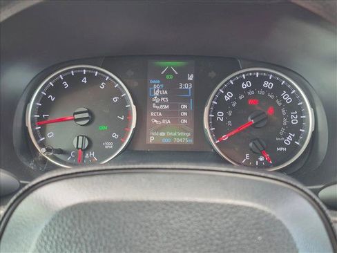 Used 2022 Toyota RAV4 XLE AWD/4WD image 11