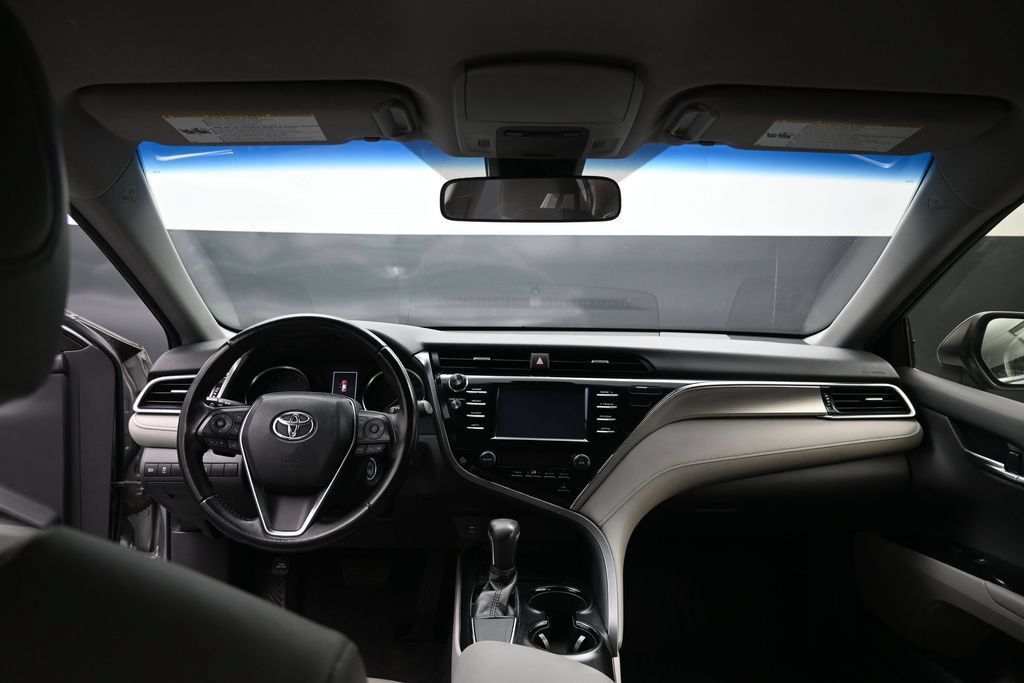 Used 2018 Toyota Camry SE FWD image 24