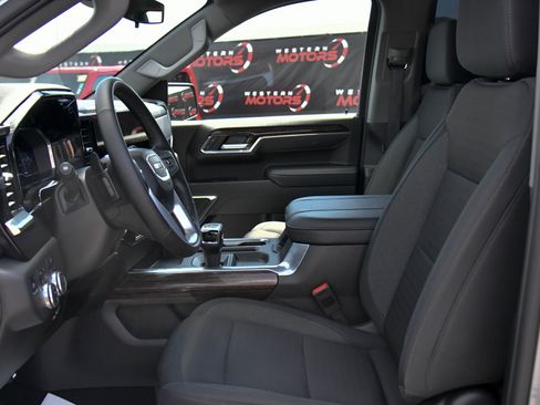 Used 2025 GMC Sierra 1500 Elevation w/ X31 Off-Road Package AWD/4WD image 18