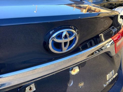 Used 2016 Toyota Avalon Limited image 33