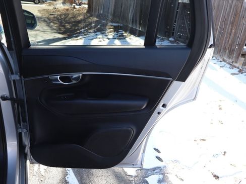 Used 2020 Volvo XC90 T6 Momentum image 27