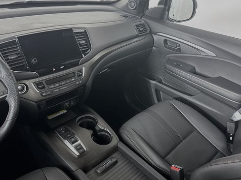 Certified 2023 Honda Passport TrailSport image 24