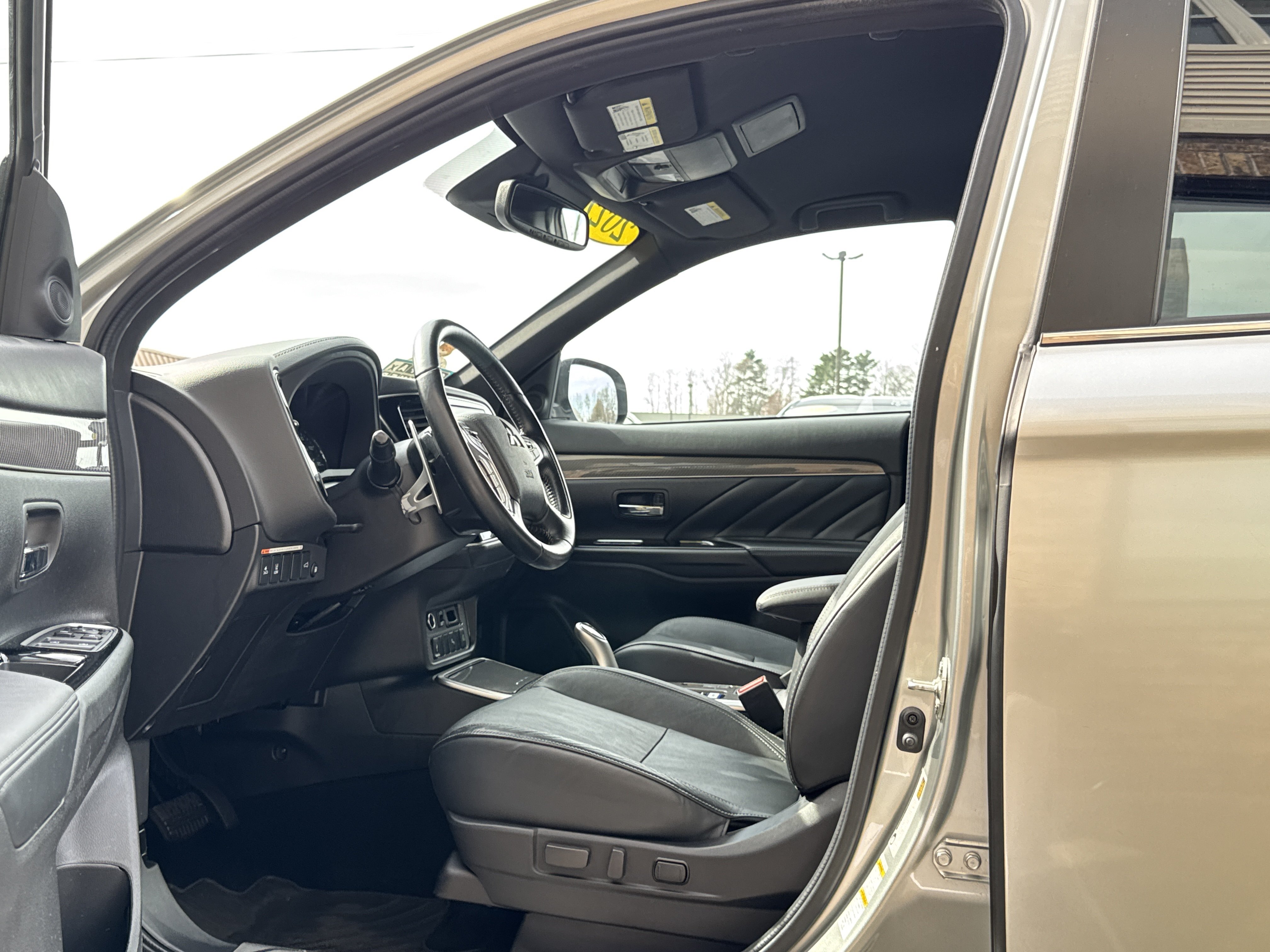 Used 2022 Mitsubishi Outlander SEL AWD/4WD image 8