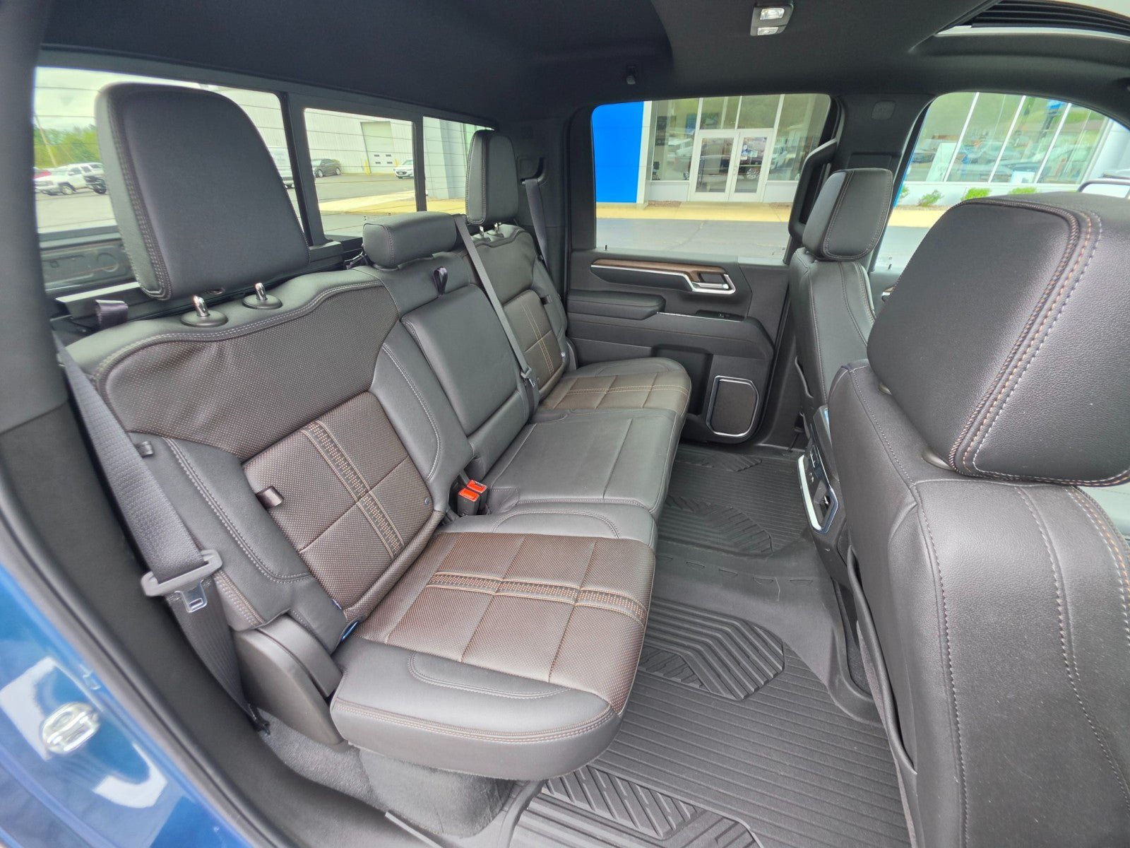 Used 2025 Chevrolet Silverado 2500 High Country w/ High Country Premium Package AWD/4WD image 18