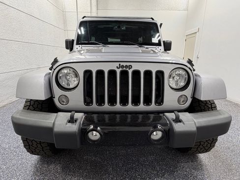 Used 2015 Jeep Wrangler Unlimited Sahara AWD/4WD image 10