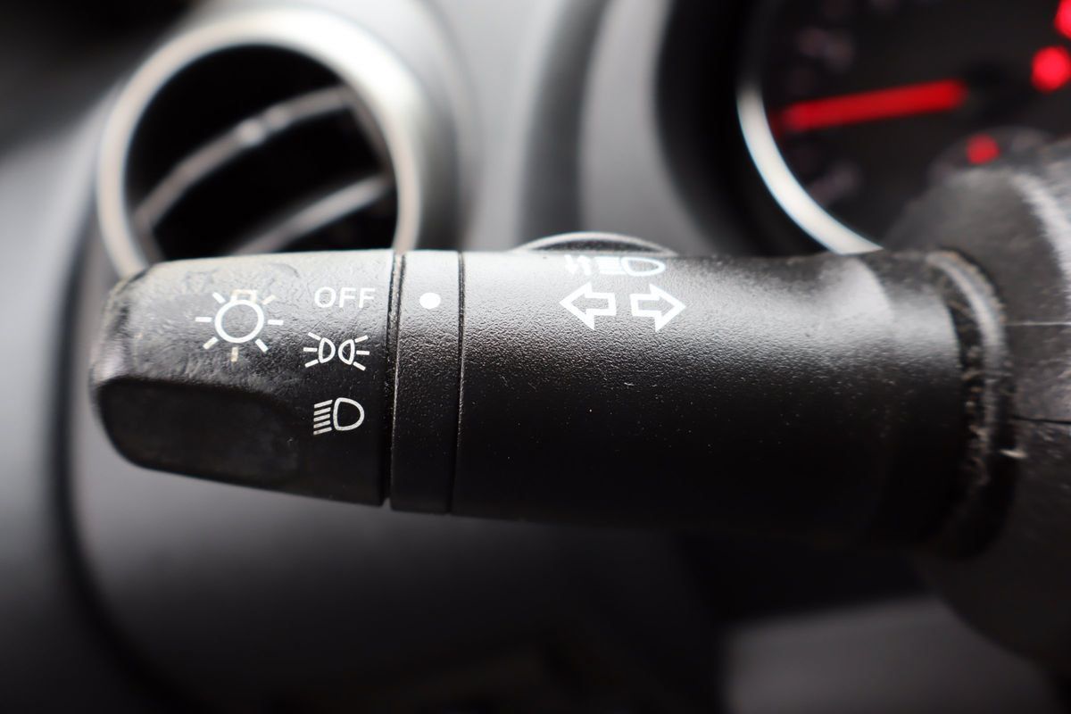 Used 2015 Nissan Rogue S AWD/4WD image 29
