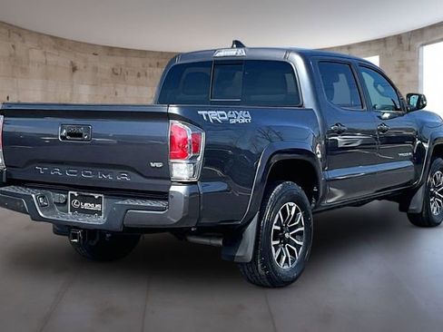 Used 2022 Toyota Tacoma TRD Sport w/ Technology Package image 5