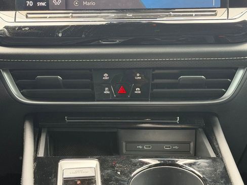 Used 2024 Volkswagen Atlas Cross Sport SEL R-Line image 23