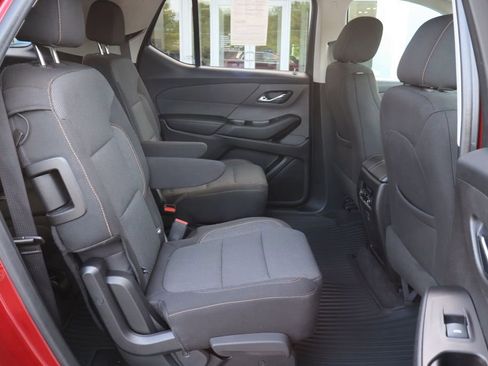 Used 2020 Chevrolet Traverse LT FWD image 20