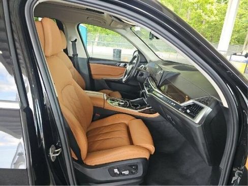 Used 2024 BMW X7 xDrive40i w/ Executive Package AWD/4WD image 9