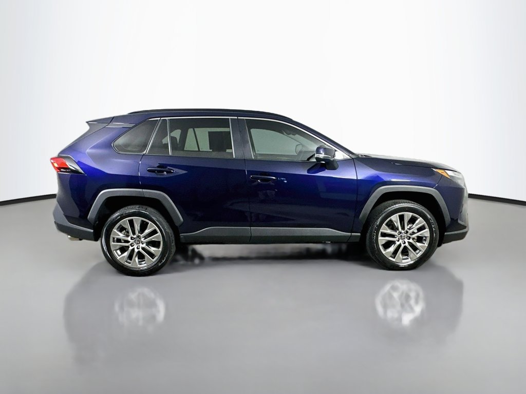 Used 2022 Toyota RAV4 XLE Premium FWD image 7