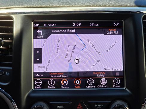 Used 2018 Jeep Grand Cherokee Limited image 22