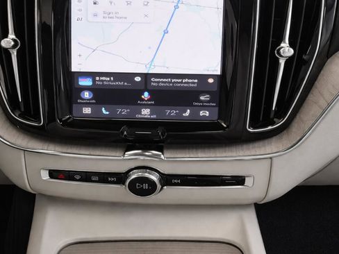 Certified 2023 Volvo XC60 B5 Ultimate w/ Protection Package Premier FWD image 18