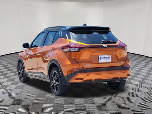 Used 2024 Nissan Kicks SR w/ SR Premium Package FWD image 3