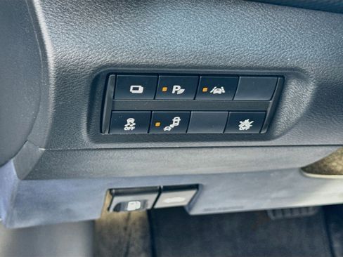 Used 2022 Nissan Kicks S FWD image 10