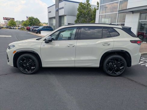 New 2026 Volkswagen Tiguan SE R-Line FWD image 8
